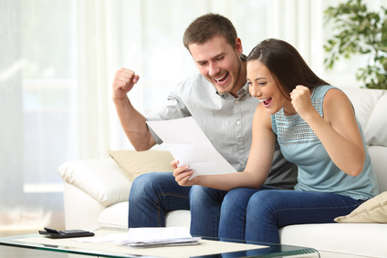 Happy Couple-copyright Antonioguillem/Fotolia.com